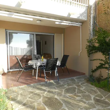 Apartment 2 Pieces, Terrasse Et Parking, - Fr-1-251-892 Bormes-les-Mimosas