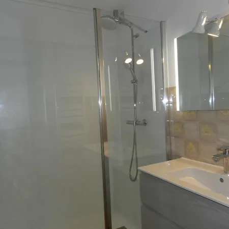 Διαμέρισμα 2 Pieces, Terrasse Et Parking, Bormes-les-mimosas - Fr-1-251-892